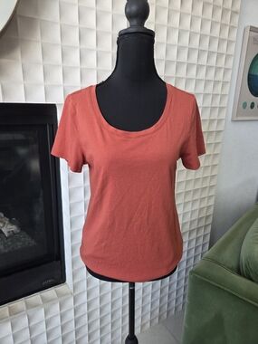 New Quince Cotton Modal Scoop Neck Tee NWOT, Burnt Sienna, Size Medium